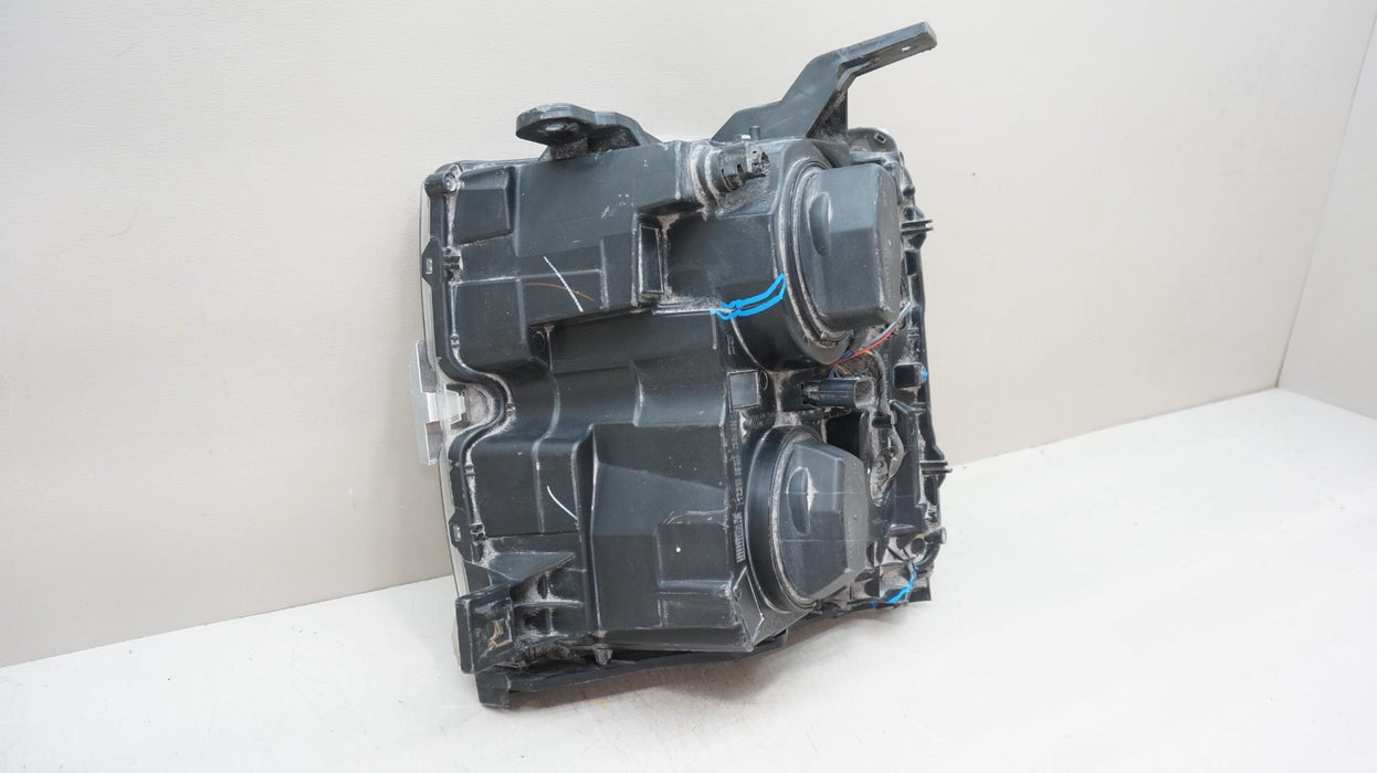 2015-2019 CHEVROLET SILVERADO 2500HD 3500HD RIGHT HALOGEN HEADLIGHT OEM 23389971