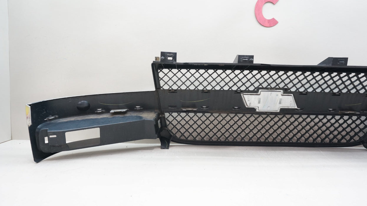 2003-2023 CHEVROLET EXPRESS FRONT BUMPER RADIATOR GRILLE OEM 22816425