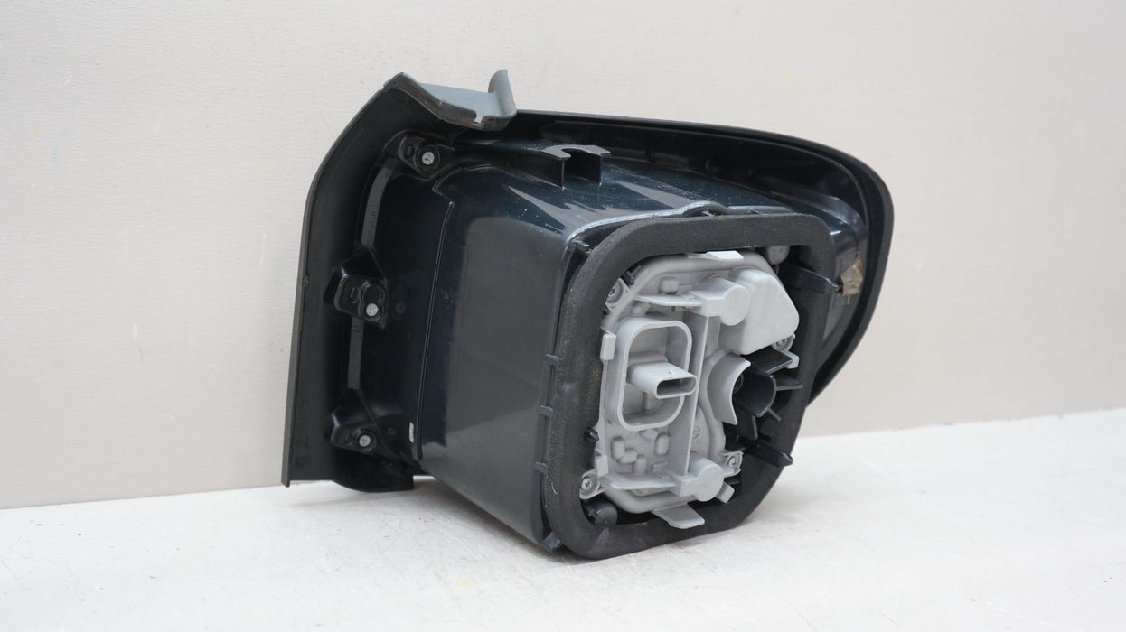 2015-2018 JEEP RENEGADE LATITUDE REAR LEFT DRIVER SIDE TAIL LIGHT OEM 52060586SX