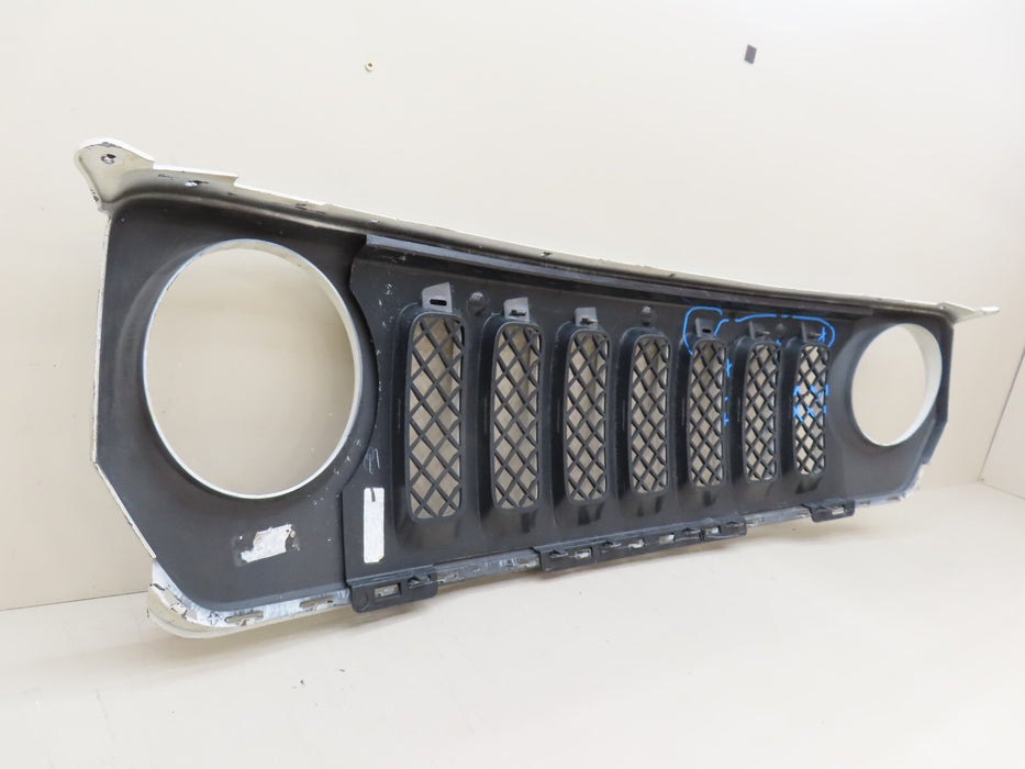 2011-2017 JEEP PATRIOT FRONT MAIN BUMPER GRILLE OEM 11MK74-J-1150M