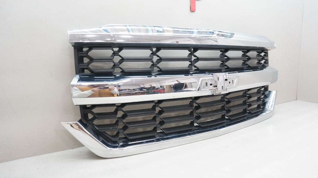 2016-2018 CHEVROLET SILVERADO 1500 FRONT BUMPER RADIATOR GRILLE OEM 2338604