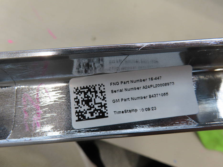 2021-2024 CHEVROLET/GMC TAHOE-YUKON,XL REAR BUMPER FASCIA MOLDING OEM 84371055