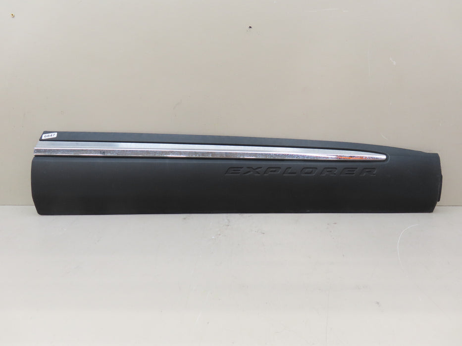 2020-2021 FORD EXPLORER FRONT RIGHT PASSENGER DOOR LOWER MOLDING OEM LB5B-S20848