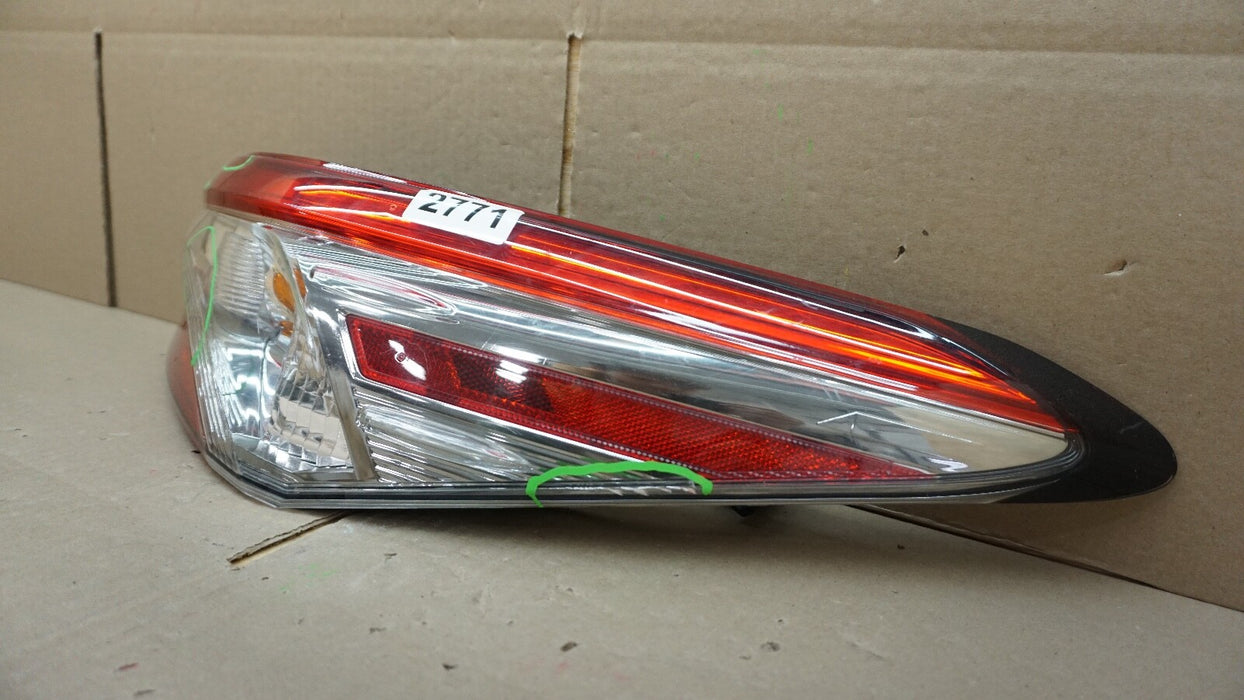 2018-2020 TOYOTA CAMRY RH RIGHT PASSENGER SIDE OUTER TAIL LIGHT OEM 18 19 20