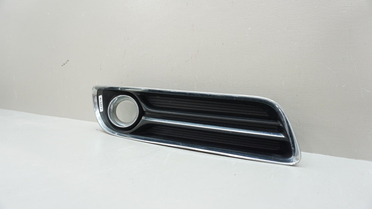 2011-2016 CHRYSLER 300 RIGHT LOWER GRILLE FOG LIGHT BEZEL TRIM OEM 11LX-197AB
