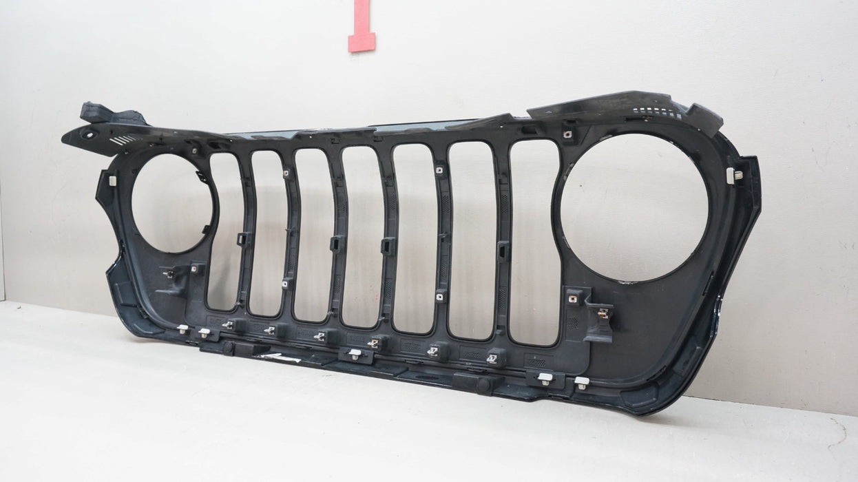 2018-2023 JEEP WRANGLER JL SAHARA FRONT RADIATOR GRILLE GRILL 6BY79TRMA OEM