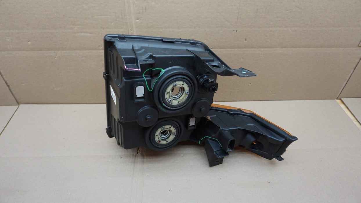 2006-2010 JEEP COMMANDER RH RIGHT PASSENGER SIDE HEADLIGHT OEM