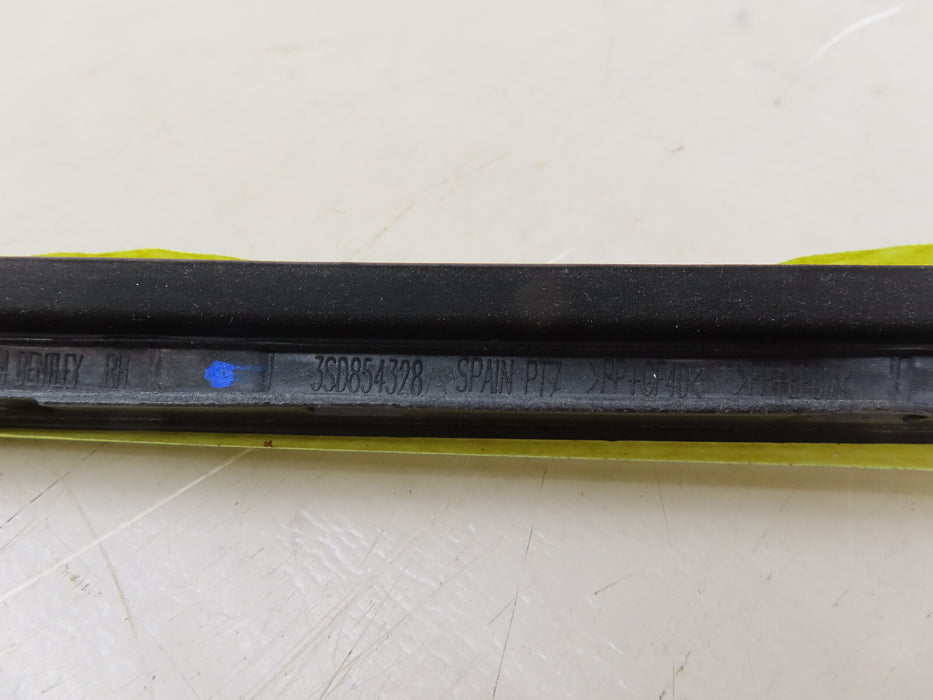 2019-2024 BENTLEY CONTINENTAL GTC LEFT SIDE EXTERIOR WINDOW SEAL OEM