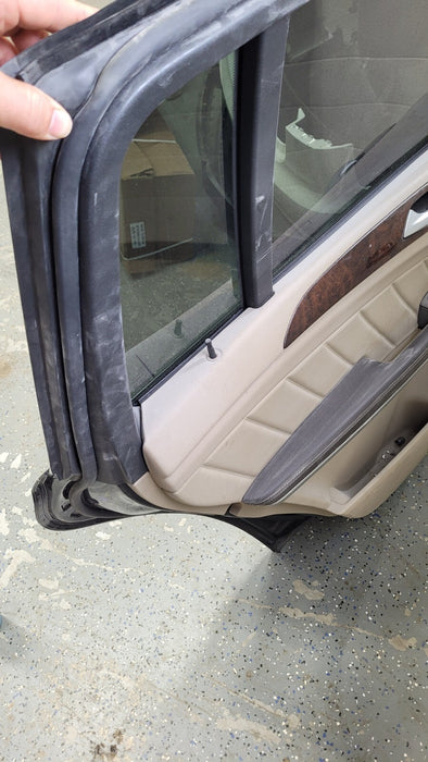 2013 - 2015 MERCEDES GL450 OEM LEFT REAR DOOR COMPLETE ASSEMBLY OEM