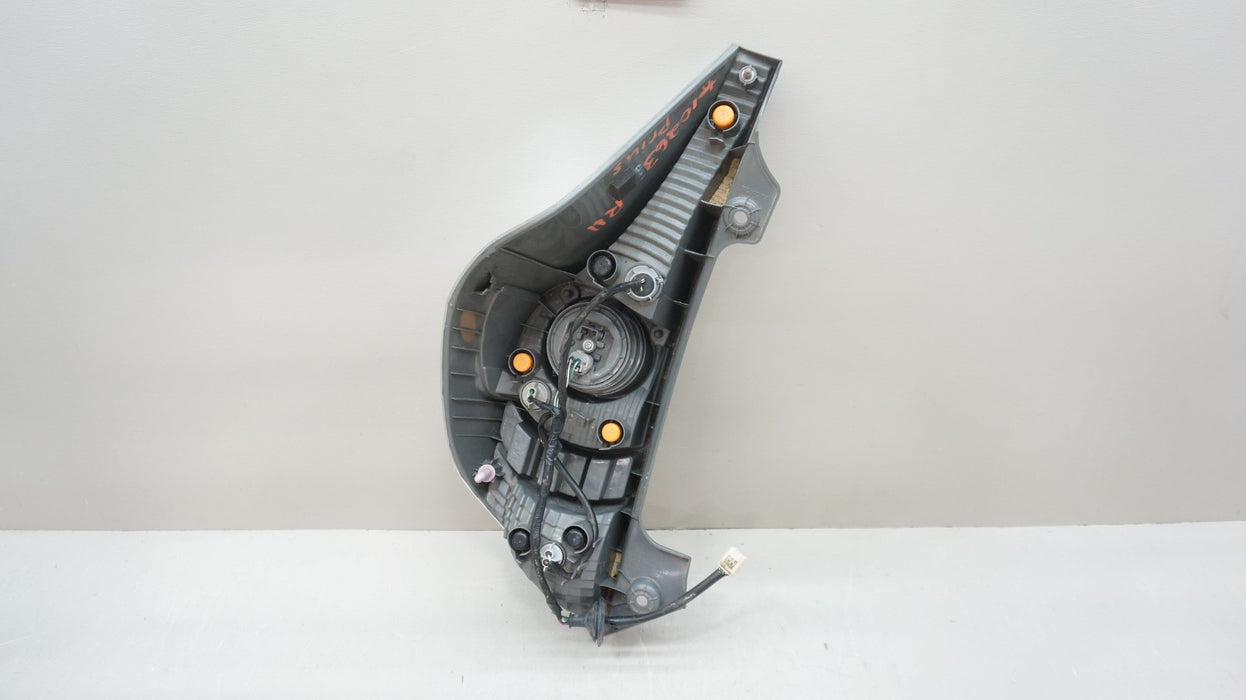 2012-2014 TOYOTA PRIUS C REAR RIGHT PASSENGER SIDE TAIL LIGHT OEM