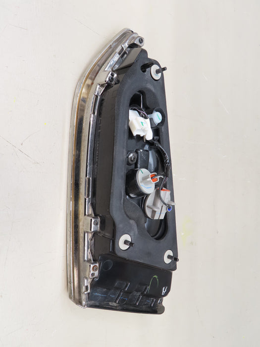2018 2019 HYUNDAI SONATA REAR RIGHT PASSENGER INNER TAIL LIGHT OEM