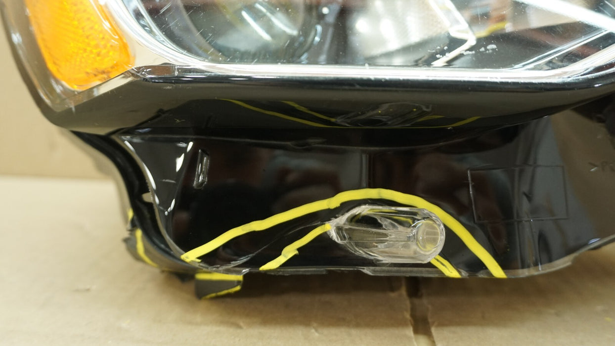 2017-2021 JEEP GRAND CHEEROKEE FRONT RIGHT PASSENGER SIDE  HEADLIGHT HALOGEN OEM