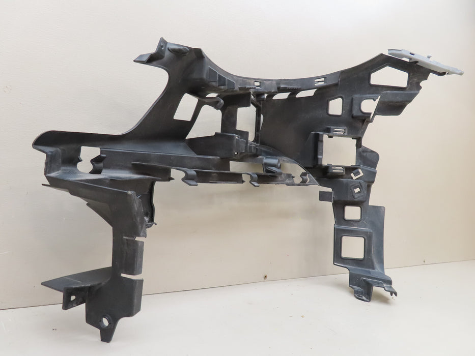 2016-2020 MERCEDES-BENZ E-CLASS FRONT RIGHT PASSENGER SIDE BUMPER BRACKET OEM