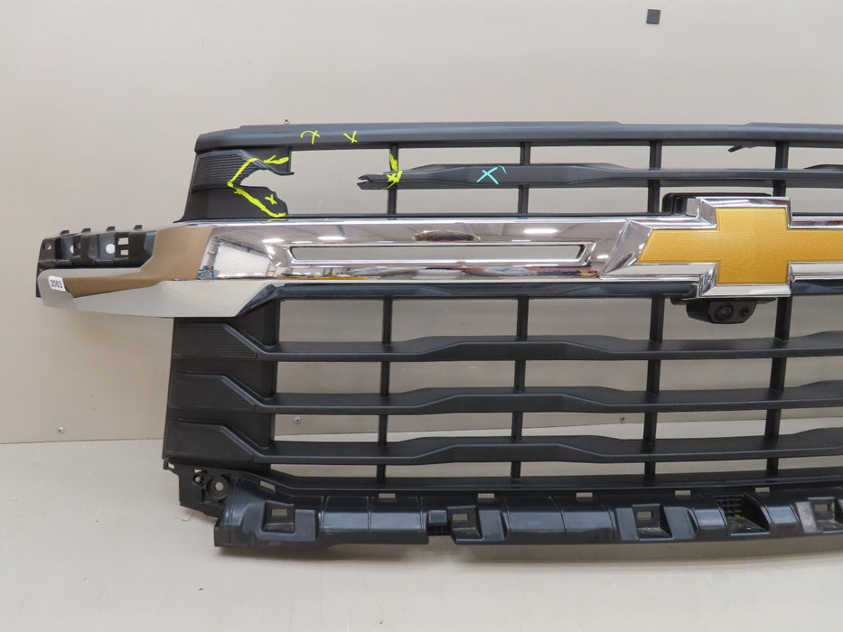2024 CHEVROLET SILVERADO LT 2500 3500HD FRONT RADIATOR GIRLLE GRILL W/CAMERA OEM