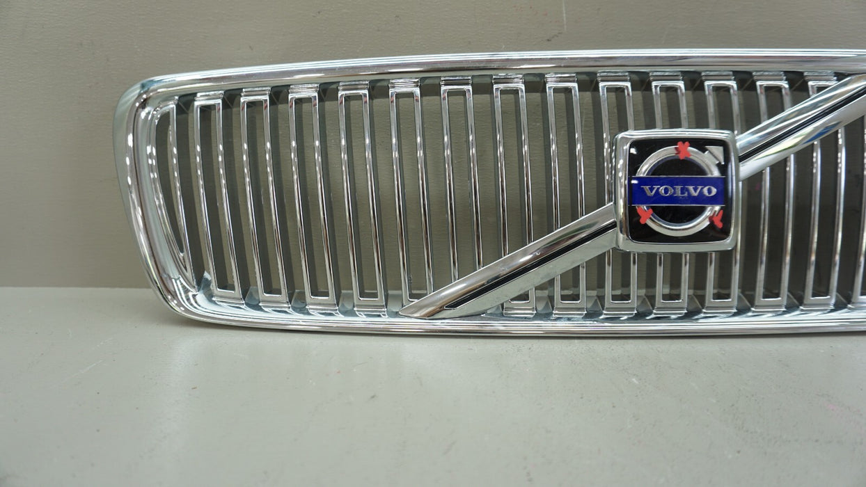 2001-2004 VOLVO V70 FRONT BUMPER RADIATOR GRILLE GRILL W/ EMBLEM OEM 8659875