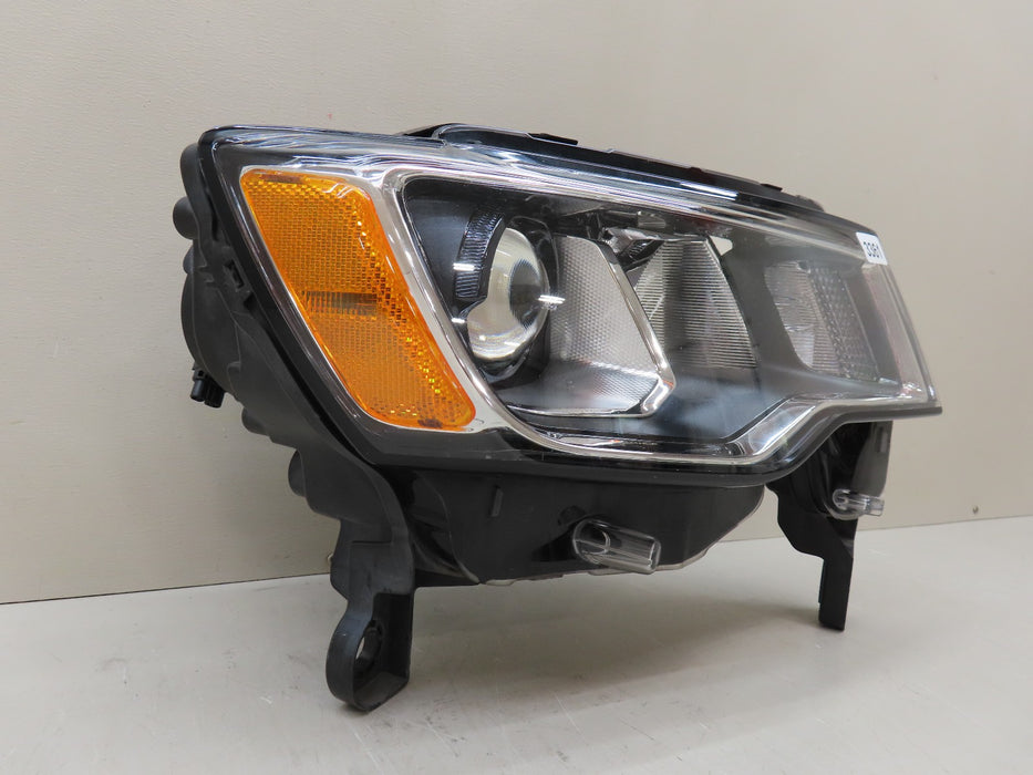 2017-2022 JEEP GRAND CHEROKEE FRONT RIGHT PASSENGER HEADLIGHT HALOGEN OEM