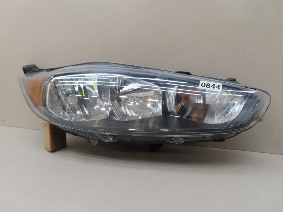 2014-2019 FORD FIESTA FRONT RIGHT PASSENGER SIDE HEADLIGHT HALOGEN OEM