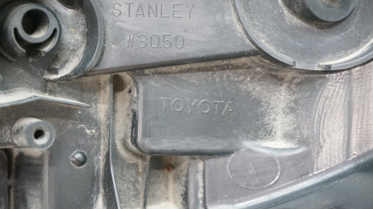 2016-2018 TOYOTA RAV-4 RAV4 FRONT RIGHT PASSENGER SIDE HALOGEN HEADLIGHT OEM