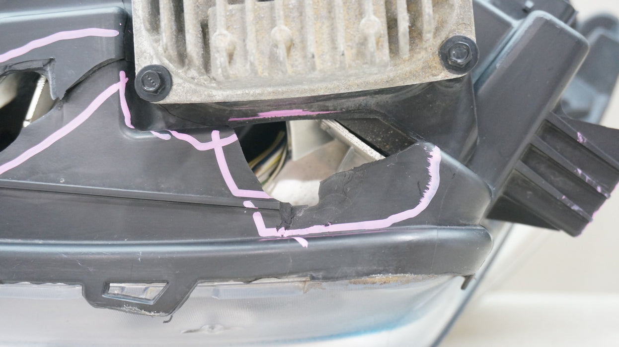 2016-2019 NISSAN TITAN FRONT RIGHT SIDE HID LED HEADLIGHT OEM 26010EZ22B