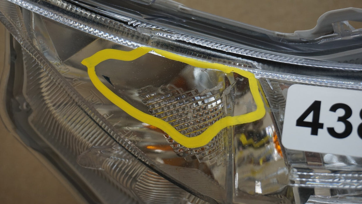 2015-2017 TOYOTA CAMRY FRONT RIGHT PASSENGER SIDE TURN SIGNAL LIGHT OEM 15 16 17