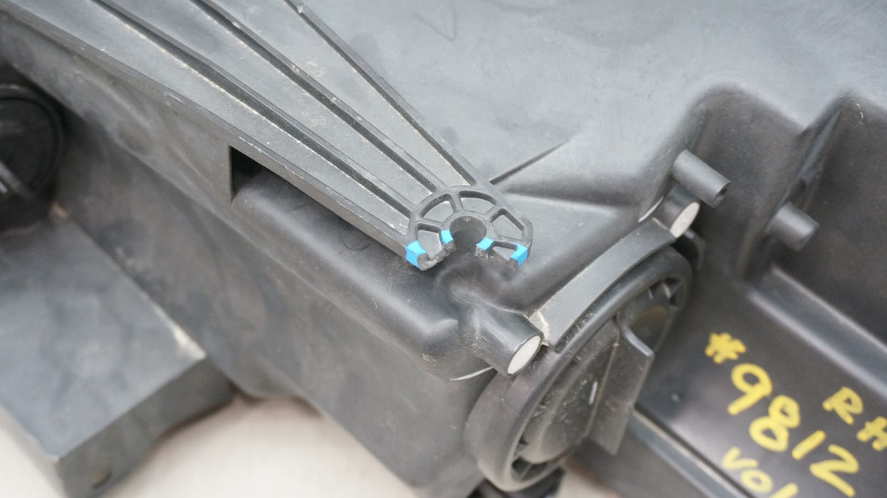 2016-2019 CHEVROLET VOLT FRONT RIGHT SIDE HALOGEN HEADLIGHT OEM 84127386