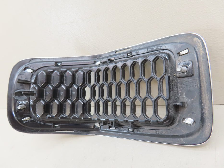 2014-2018 JEEP CHEROKEE FRONT RADIATOR GRILL GRILLE INSERT #4 OEM