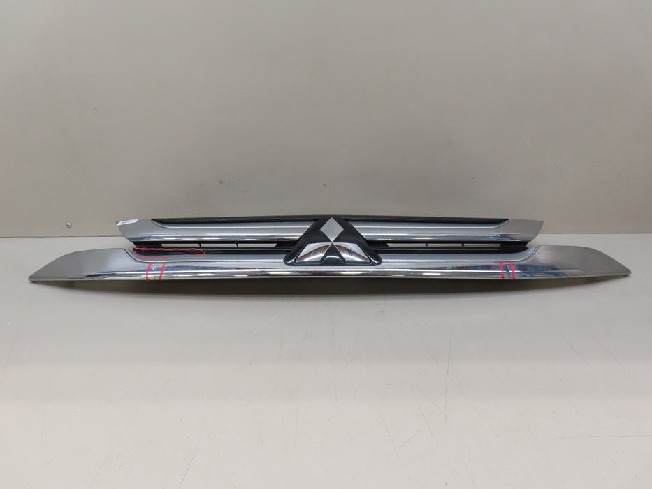 2016-2018 MITSUBISHI OUTLANDER FRONT BUMPER RADIATOR UPPER GRILLE GRILL OEM