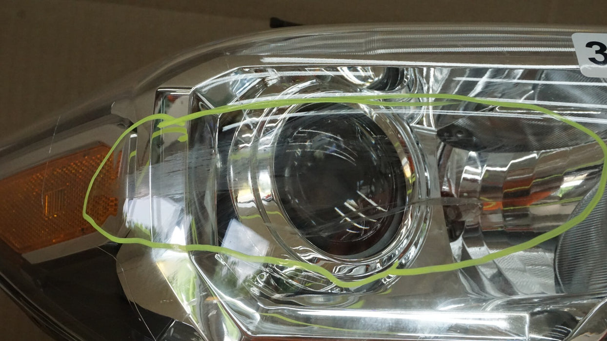 2016-2023 TOYOTA TACOMA FRONT RIGHT PASSENGER SIDE HALOGEN HEADLIGHT OEM