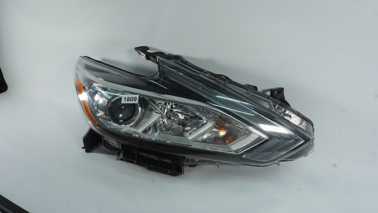 2016-2018 NISSAN ALTIMA FRONT RIGHT PASSENGER HEADLIGHT HALOGEN HEADLAMP OEM