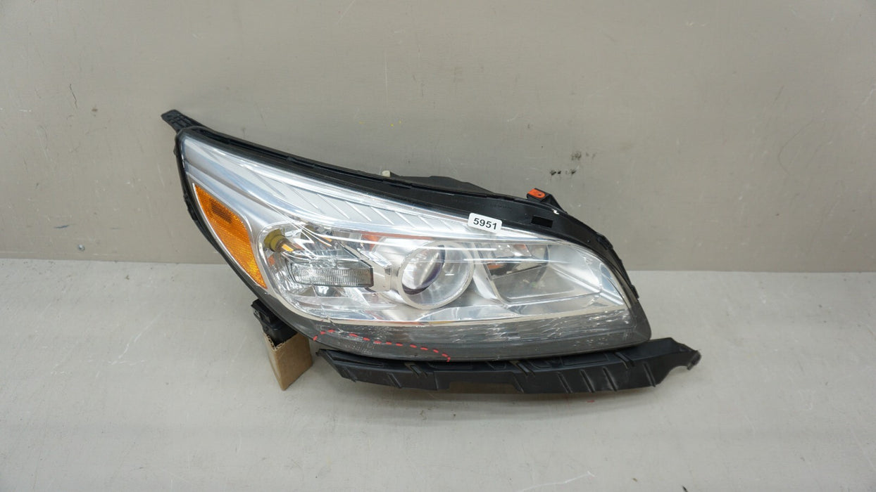 2013-2016 CHEVROLET MALIBU FRONT RIGHT PASSENGERS SIDE HALOGEN HEADLIGHT OEM