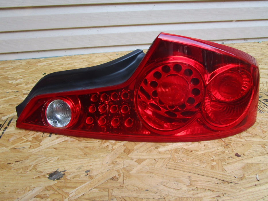 03 04 05 INFINITI G35 COUPE REAR RIGHT TAIL LIGHT OEM