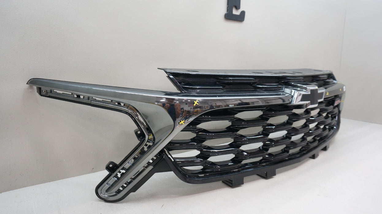 2024-2025 CHEVROLET TRAX RS FRONT BUMPER RADIATOR GRILLE OEM 42780278