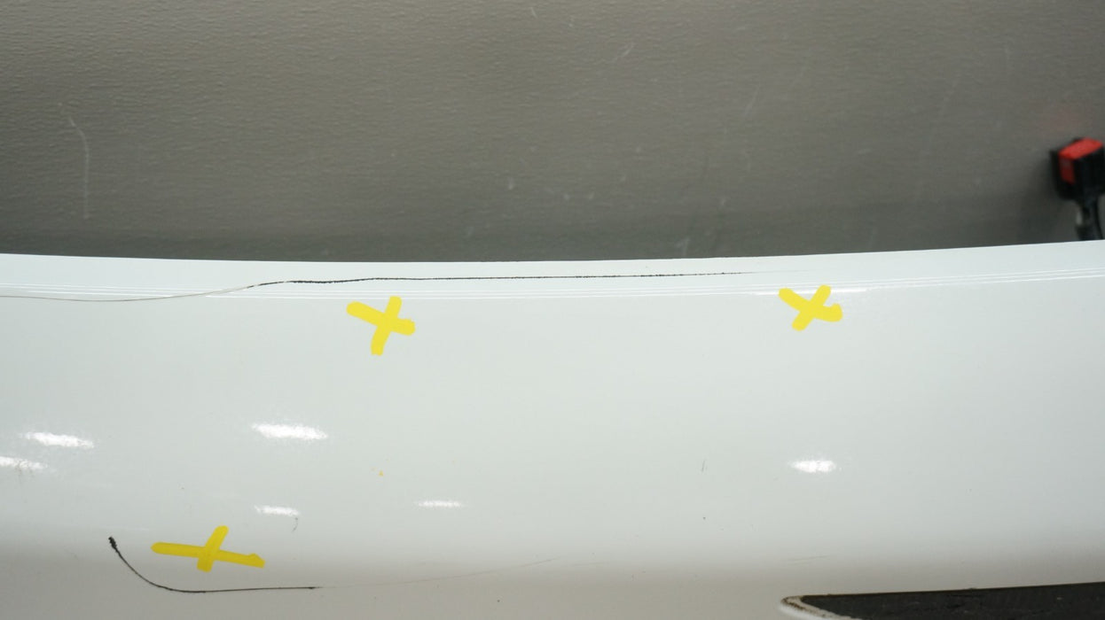 2011-2016 CHRYSLER TOWN & COUNTRY REAR LIFT GATE MOLDING W / CAMERA OEM