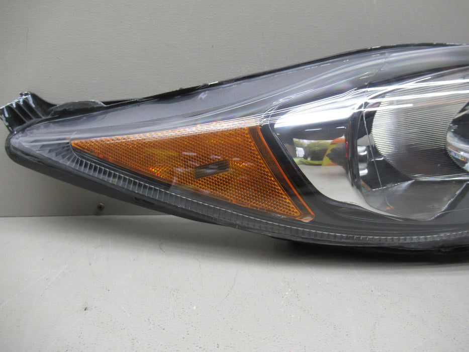 2014 2015 2016 2017 2018 Ford Fiesta Halogen Headlight RH PASSENGER Side OEM