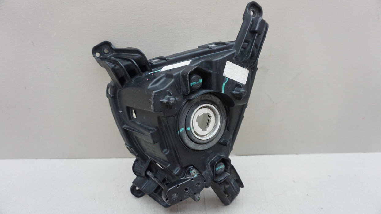 2016-2018 KIA SORENTO FRONT RIGHT PASSENGER SIDE FOG LIGHT OEM 16 17 18