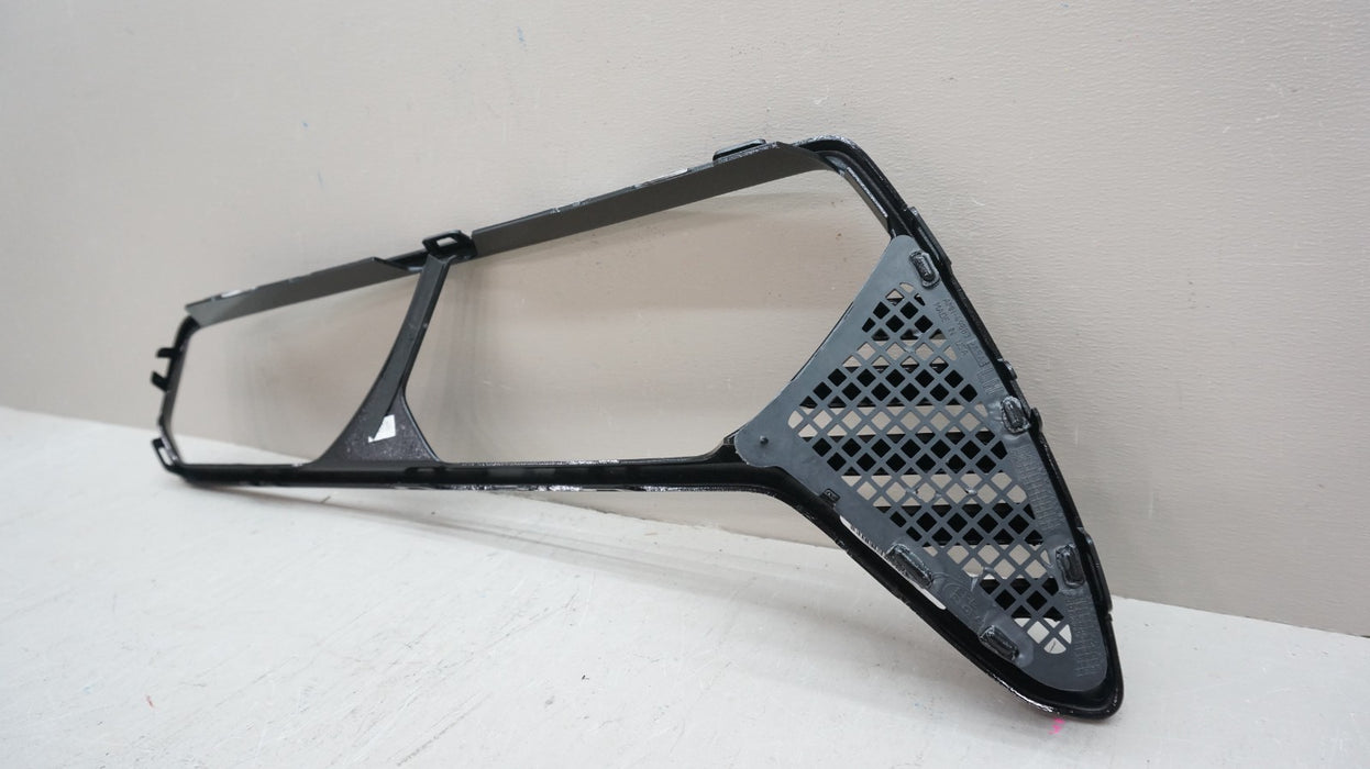 2014-2019 CHEVROLET CORVETTE C7 REAR DRIVER LEFT TAILLIGHT TRIM 23406884 OEM