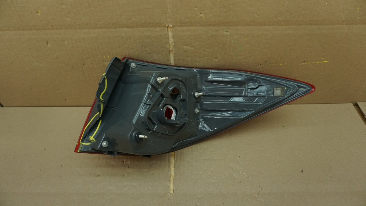2014-2016 TOYOTA COROLLA REAR LEFT DRIVER SIDE TAIL LIGHT HALOGEN OEM 14 15 16