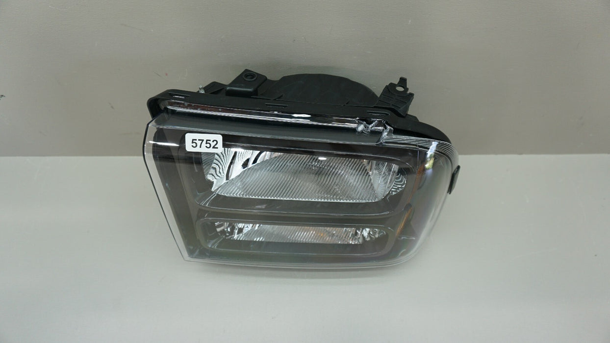 2005-2007 FORD F-250 HARLEY DAVIDSON FRONT LEFT DRIVER SIDE HEADLIGHT 206700B01A