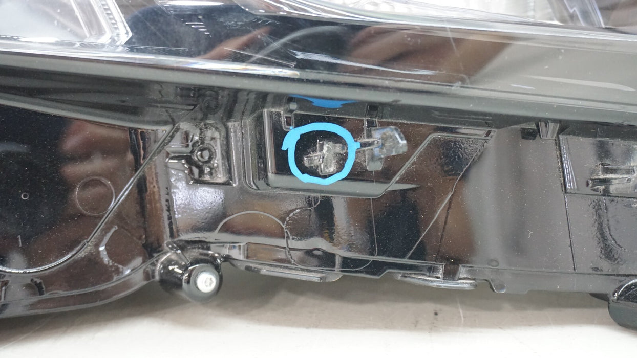 2018-2021 TOYOTA CAMRY FRONT RH RIGHT PASSENGER SIDE HALOGEN HEADLIGHT OEM