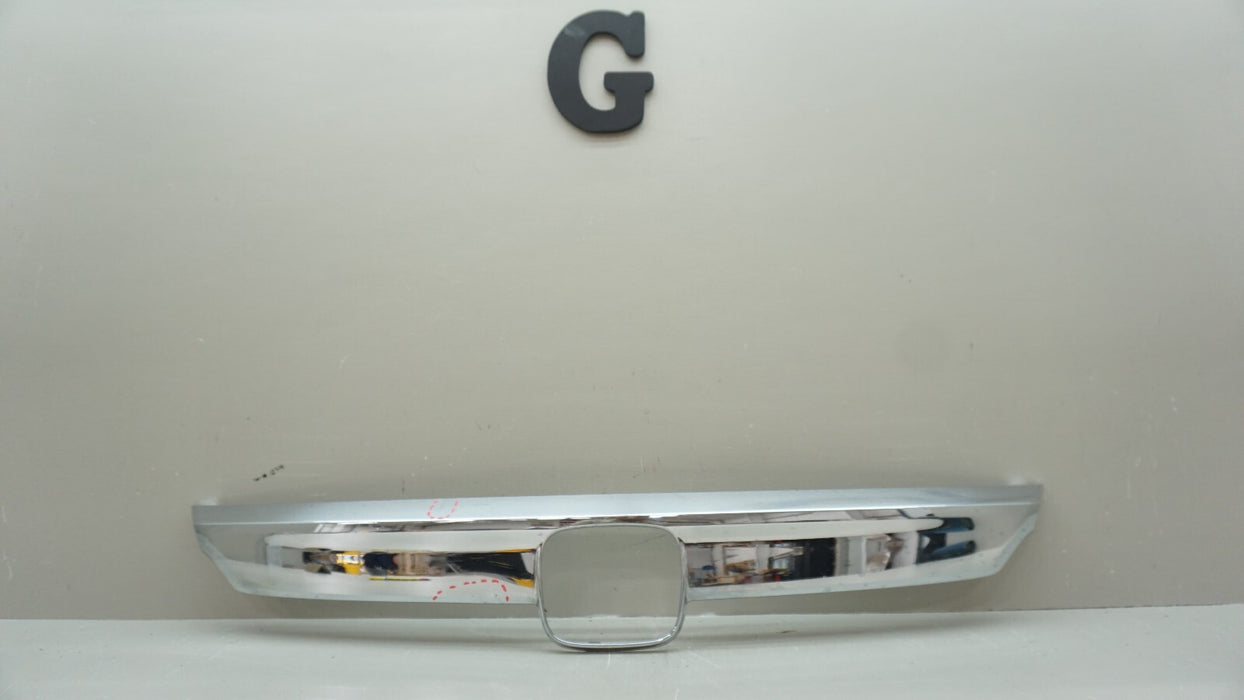 2018-2020 HONDA ACCORD FRONT GRILLE CHROME TRIM 71122-TVAA-ZZ10 OEM 18 19 20