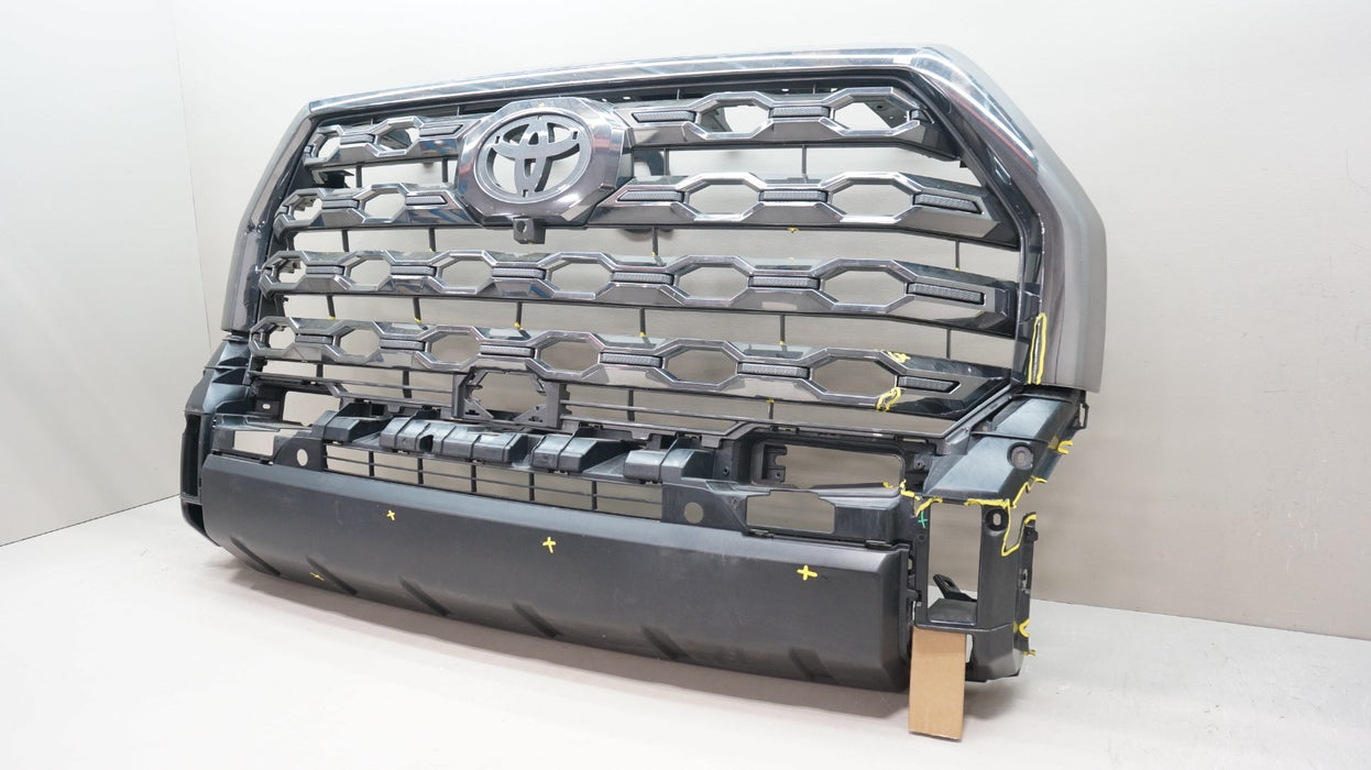 2023-2025 TOYOTA SEQUOIA FRONT BUMPER RADIATOR GRILLE OEM 53114-0C440