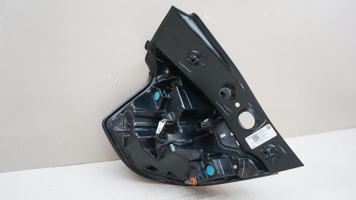 2018-2021 GMC TERRAIN RH RIGHT REAR TAIL LIGHT 84379498 OEM