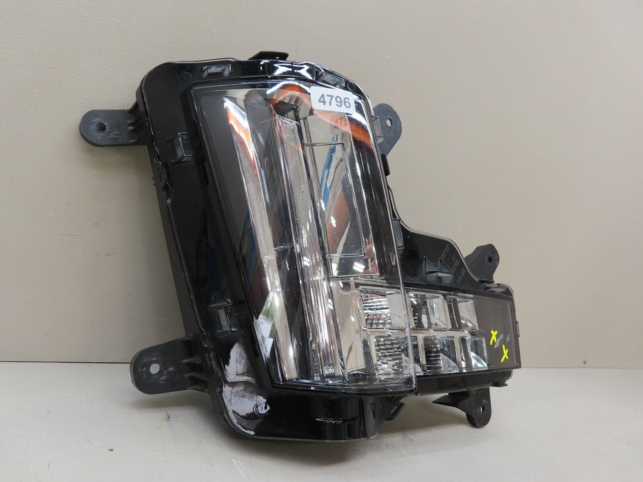 2015-2020 CADILLAC ESCALADE FRONT RIGHT PASSENGER SIDE FOG LIGHT LED OEM